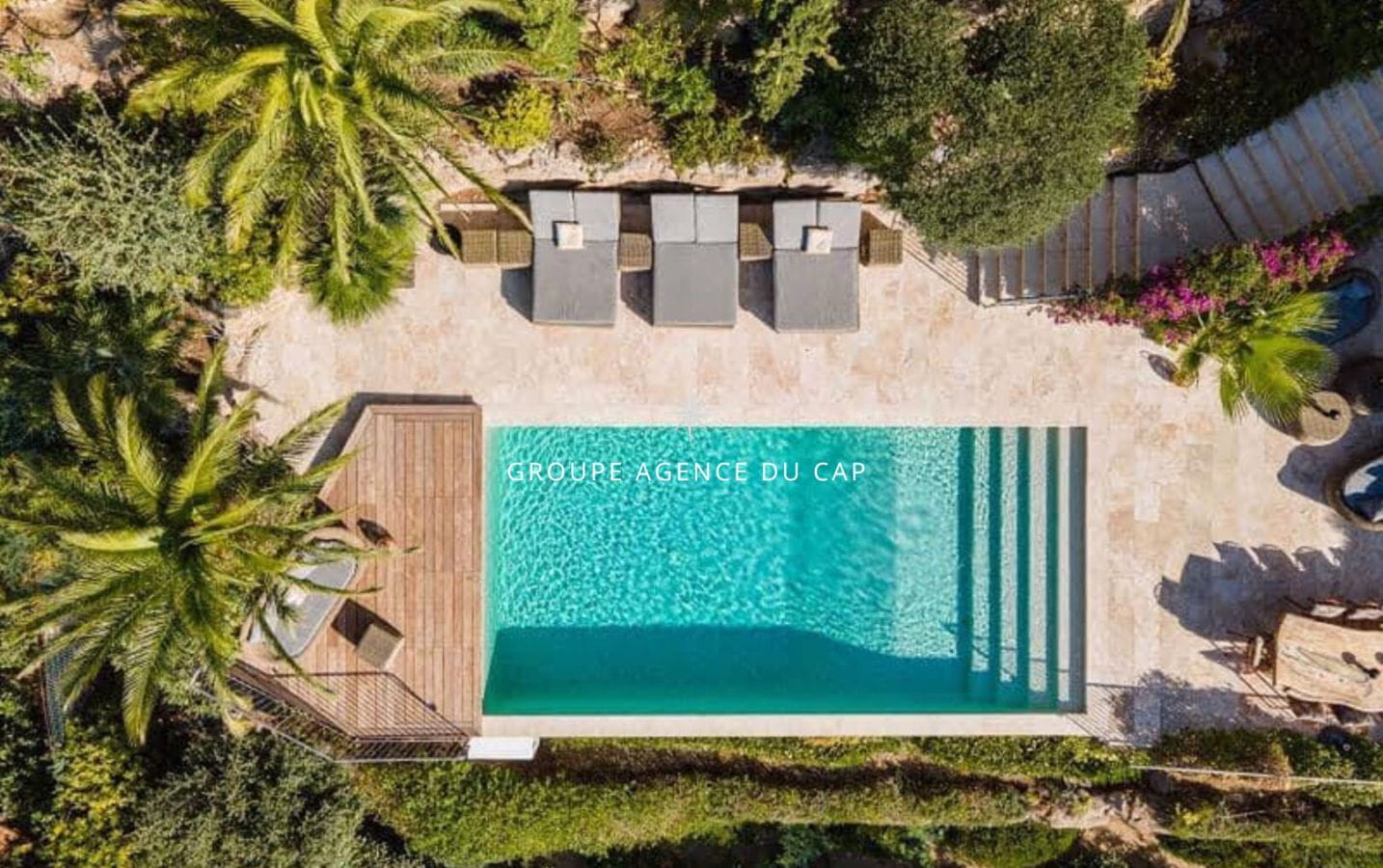 VILLA PROVENÇALE DE 250M² 6 PIÈCES AVEC VUE MER, SAUNA ET PISCINE, À SAINTE-MAXIME Image 9