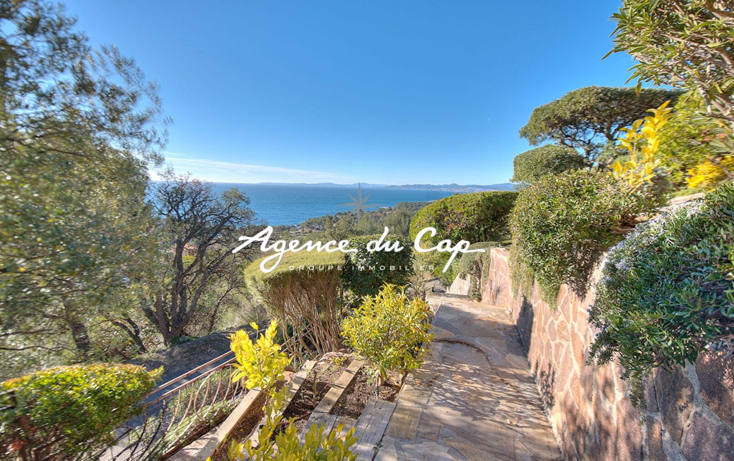 VILLA VUE MER EXCEPTIONELLE , 4 PIECES, SAINT RAPHAEL PROCHE MER Image 14