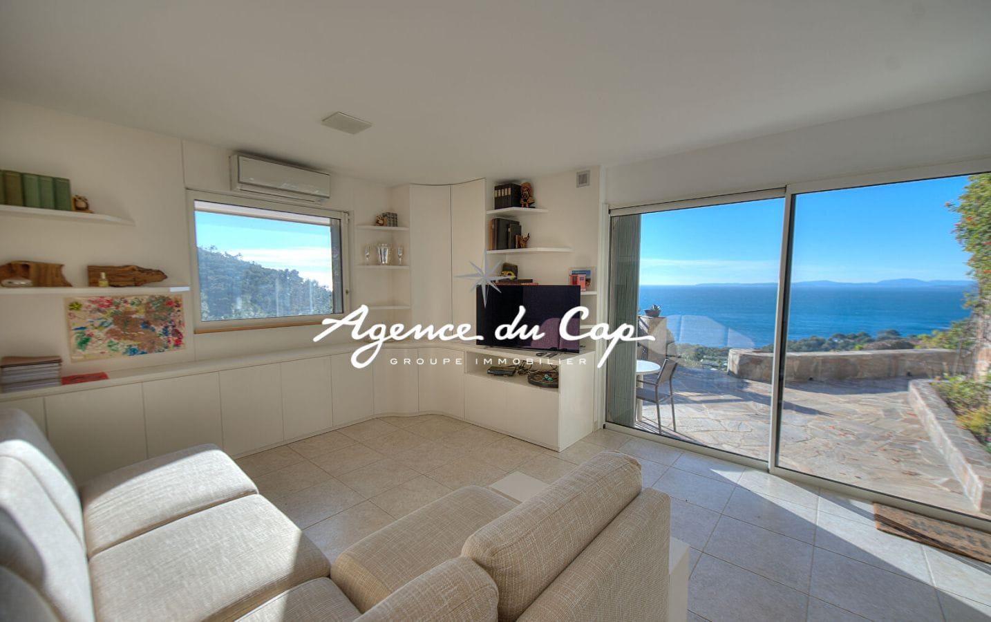 VILLA VUE MER EXCEPTIONELLE , 4 PIECES, SAINT RAPHAEL PROCHE MER Image 6