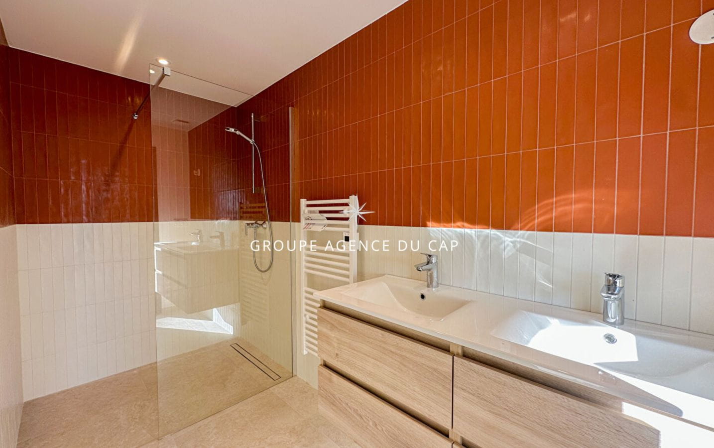 LES ISSAMBRES – VILLA CONTEMPORAINE 214M² 6 PIECES VUE MER Image 10