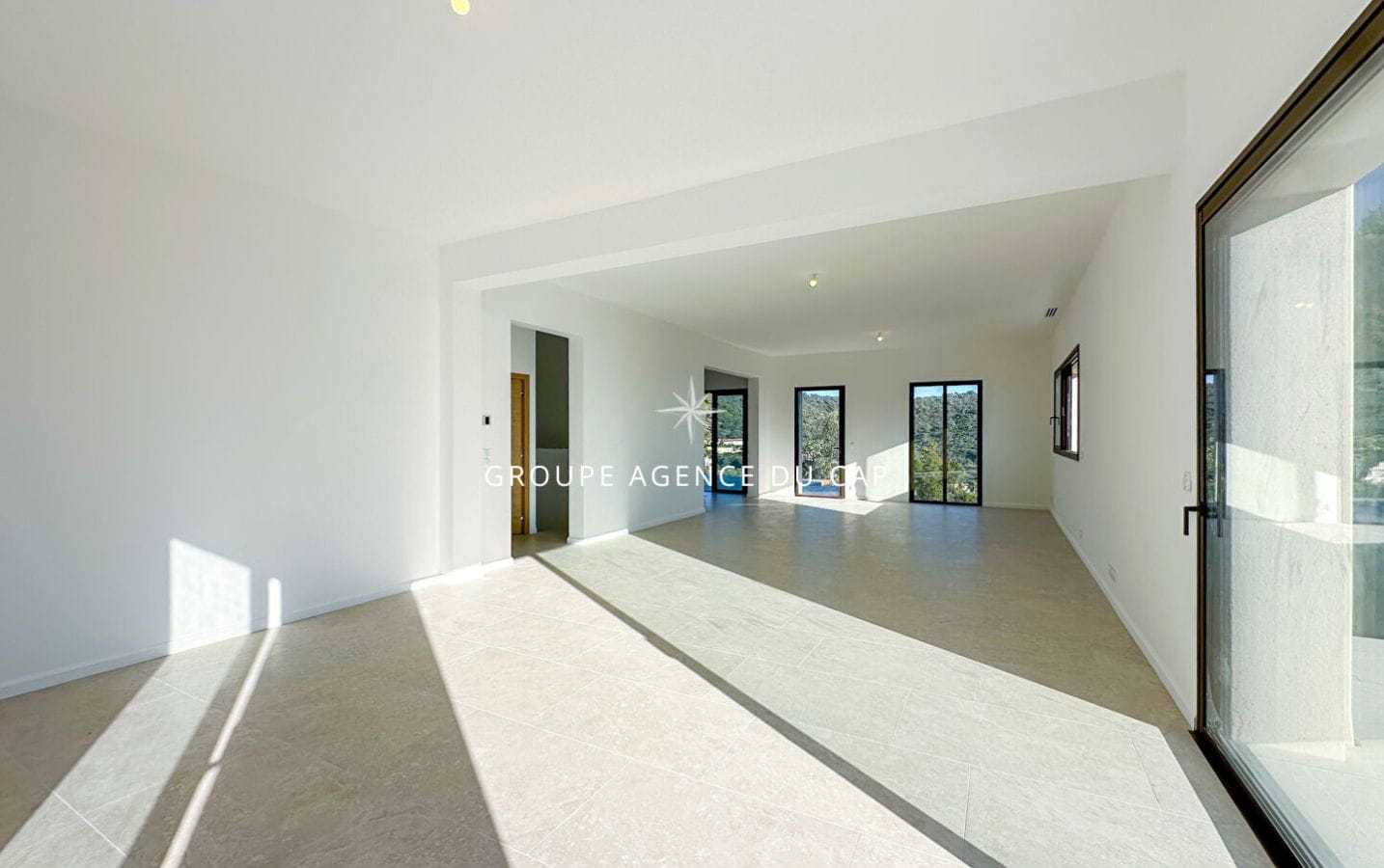 VILLA CONTEMPORAINE 214M² 6 PIECES VUE MER, AUX ISSAMBRES Image 7