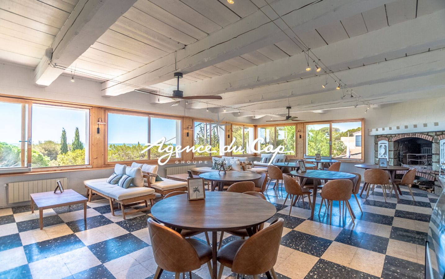 À VENDRE PROPRIÉTÉ D’UNE SURFACE DE 515M² AVEC 10 CHAMBRES ET PISCINE, À 200M DES PLAGES DES ISSAMBRES Image 8