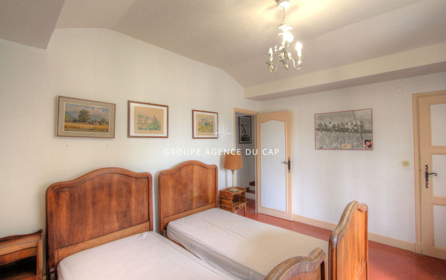 VILLA DE MAÎTRE 220M² AVEC 5 CHAMBRES PISCINE, PROCHE DES PLAGES DE SAINTE MAXIME Image 7