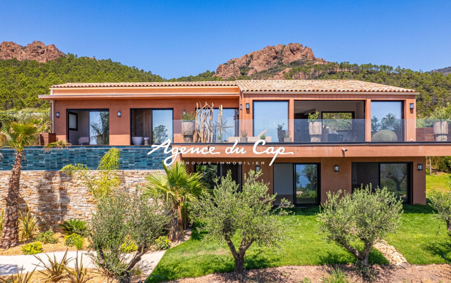 SAINT RAPHAEL ANTHEOR SUPERB VILLA SEA VIEW 6 room(s) 237 sqm SWIMMING POOL Image 1