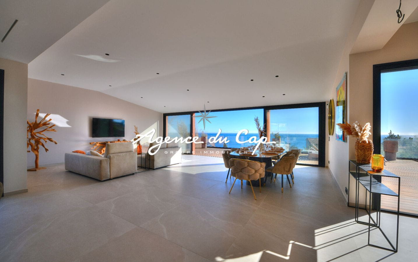 SAINT RAPHAEL ANTHEOR SUPERB VILLA SEA VIEW 6 room(s) 237 sqm SWIMMING POOL Image 2