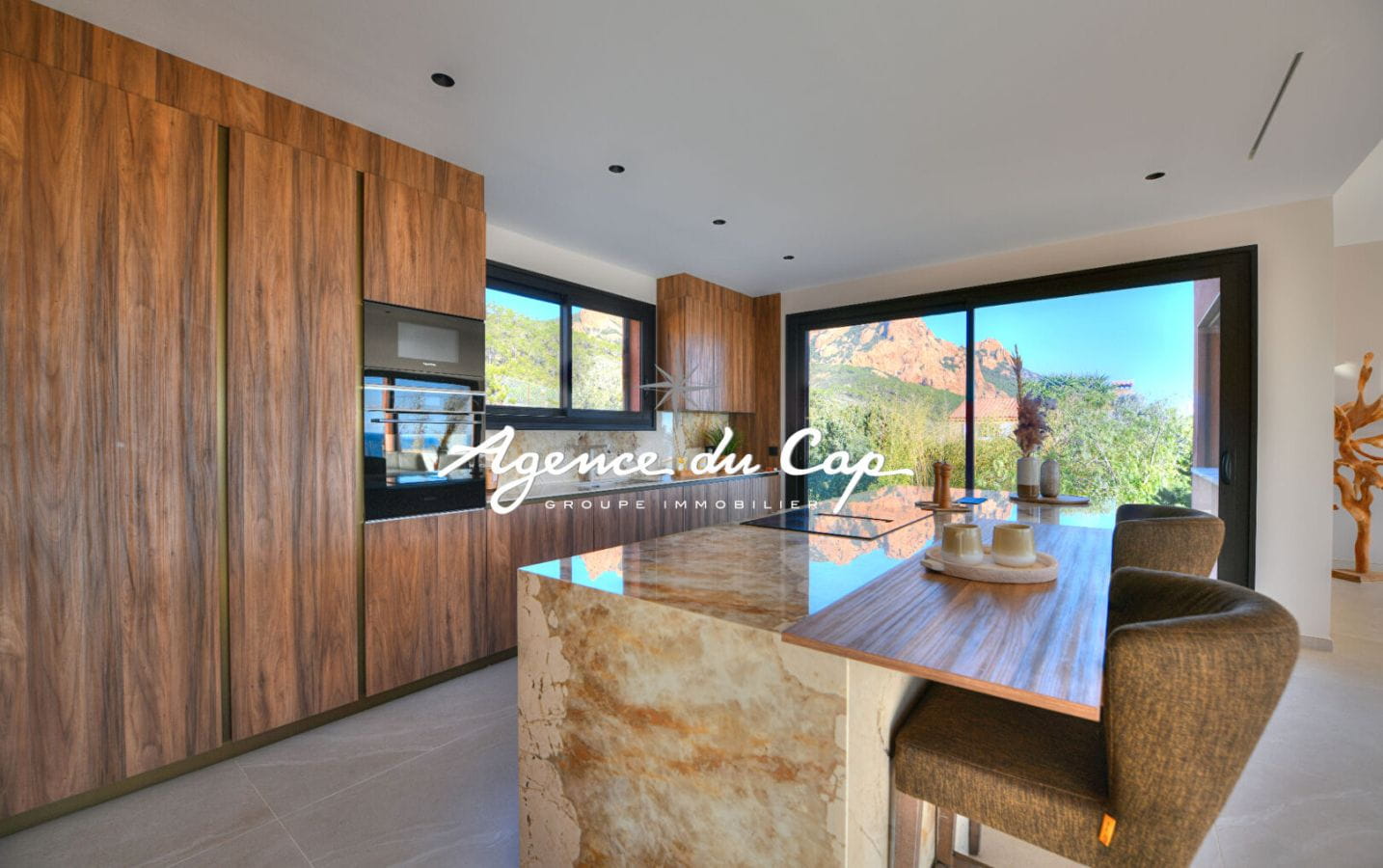 SAINT RAPHAEL ANTHEOR SUPERB VILLA SEA VIEW 6 room(s) 237 sqm SWIMMING POOL Image 3