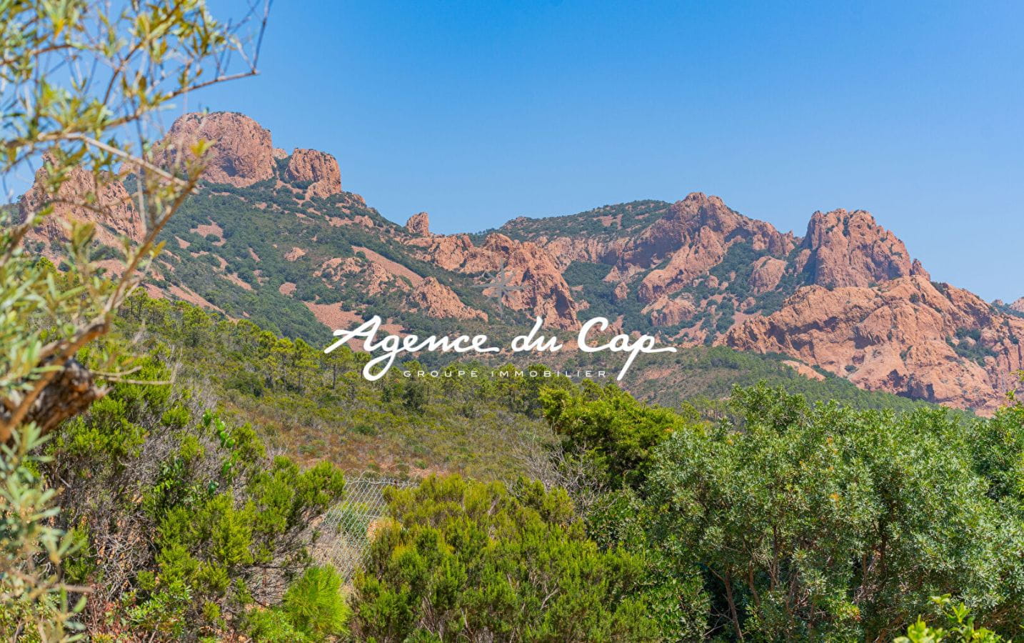 SAINT RAPHAEL ANTHEOR SUPERBE VILLA VUE MER 6 pièce(s) 237 m² PISCINE Image 9