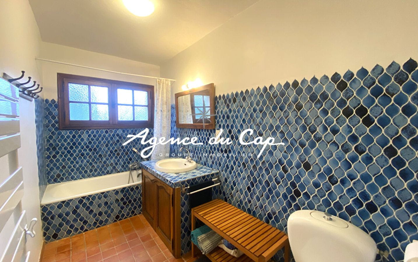 PROVENCAL VILLA OF 124sqm, 5 ROOMS WITH PANORAMIC SEA VIEW, IN ISSAMBRES Image 11