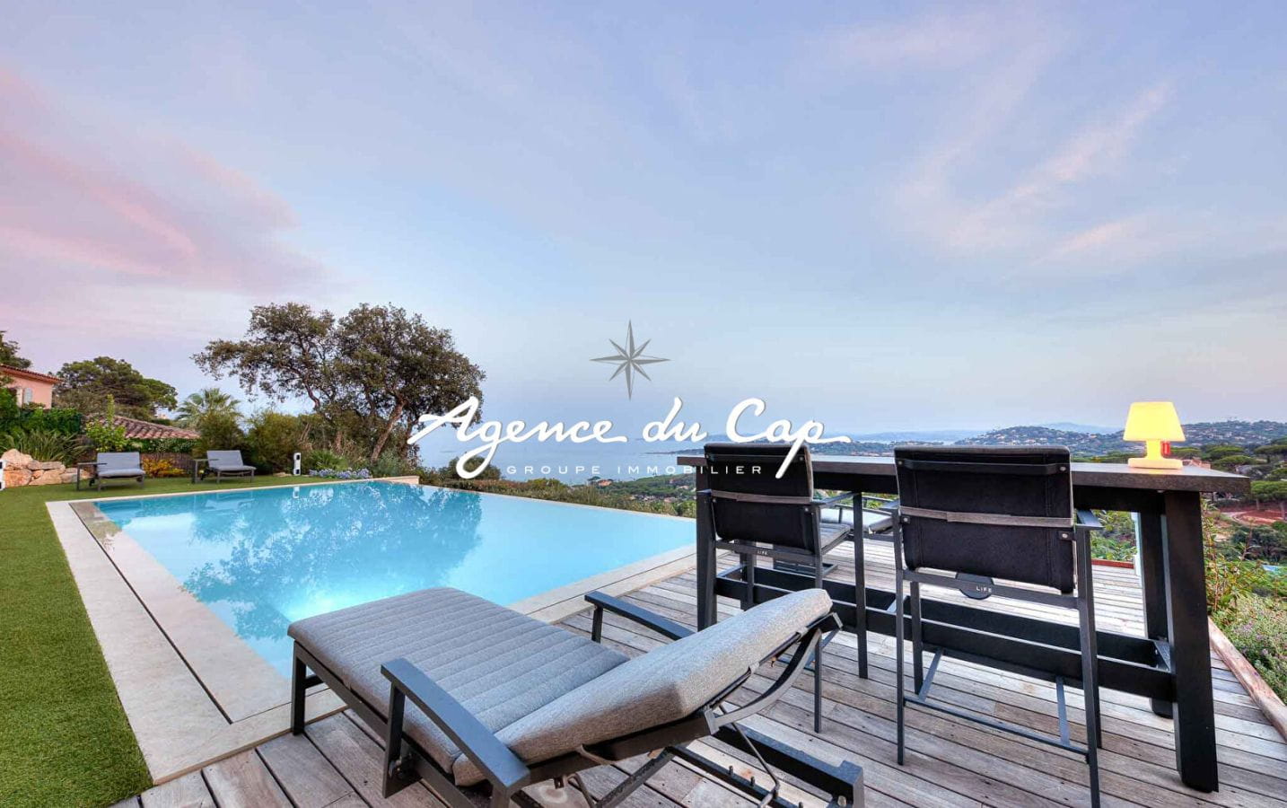 PRESTIGE RESIDENCE FOR SALE OF APPROXIMATELY 216sqm WITH AN EXCEPTIONAL SEA VIEW, IN SAINTE-MAXIME Image 2