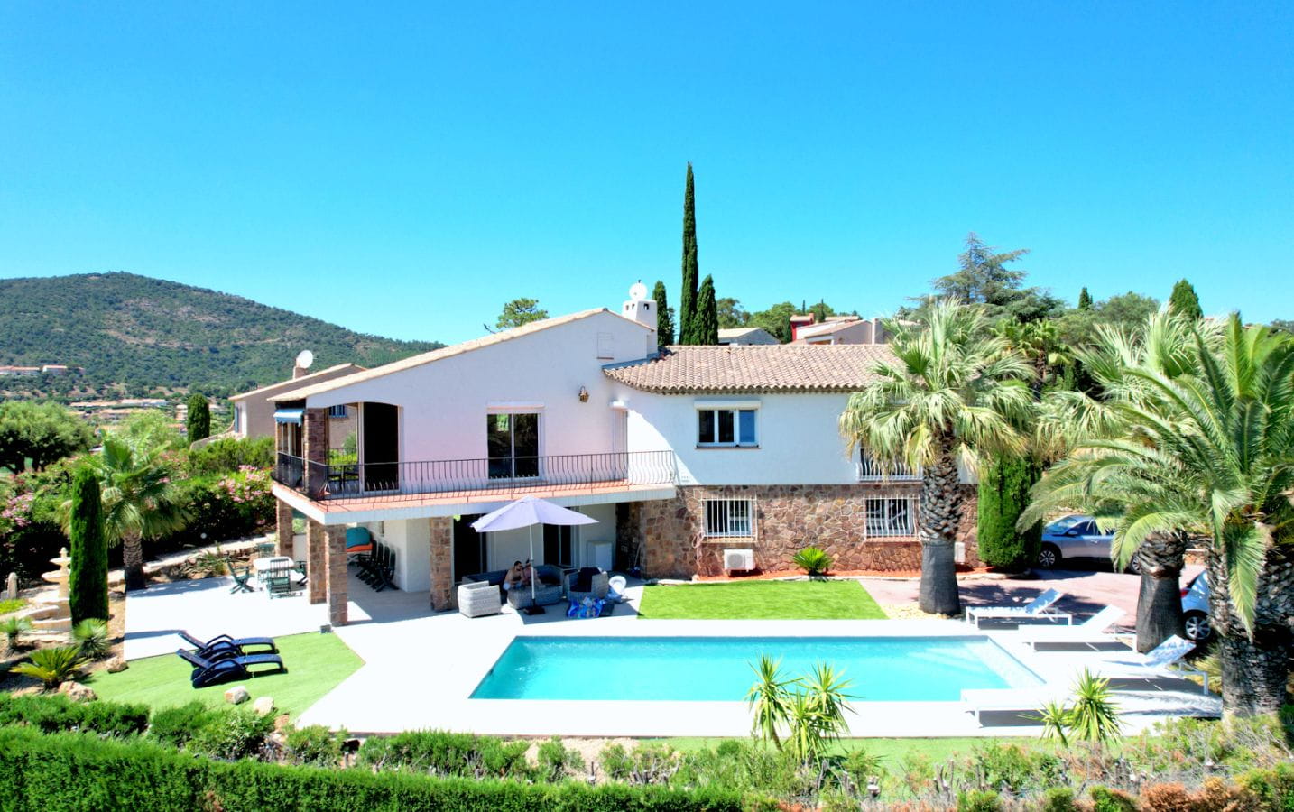 VILLA RENOVEE 7 PIÈCES 200 M²  AVEC VUE DEGAGÉE MER, AUX ISSAMBRES Image 2