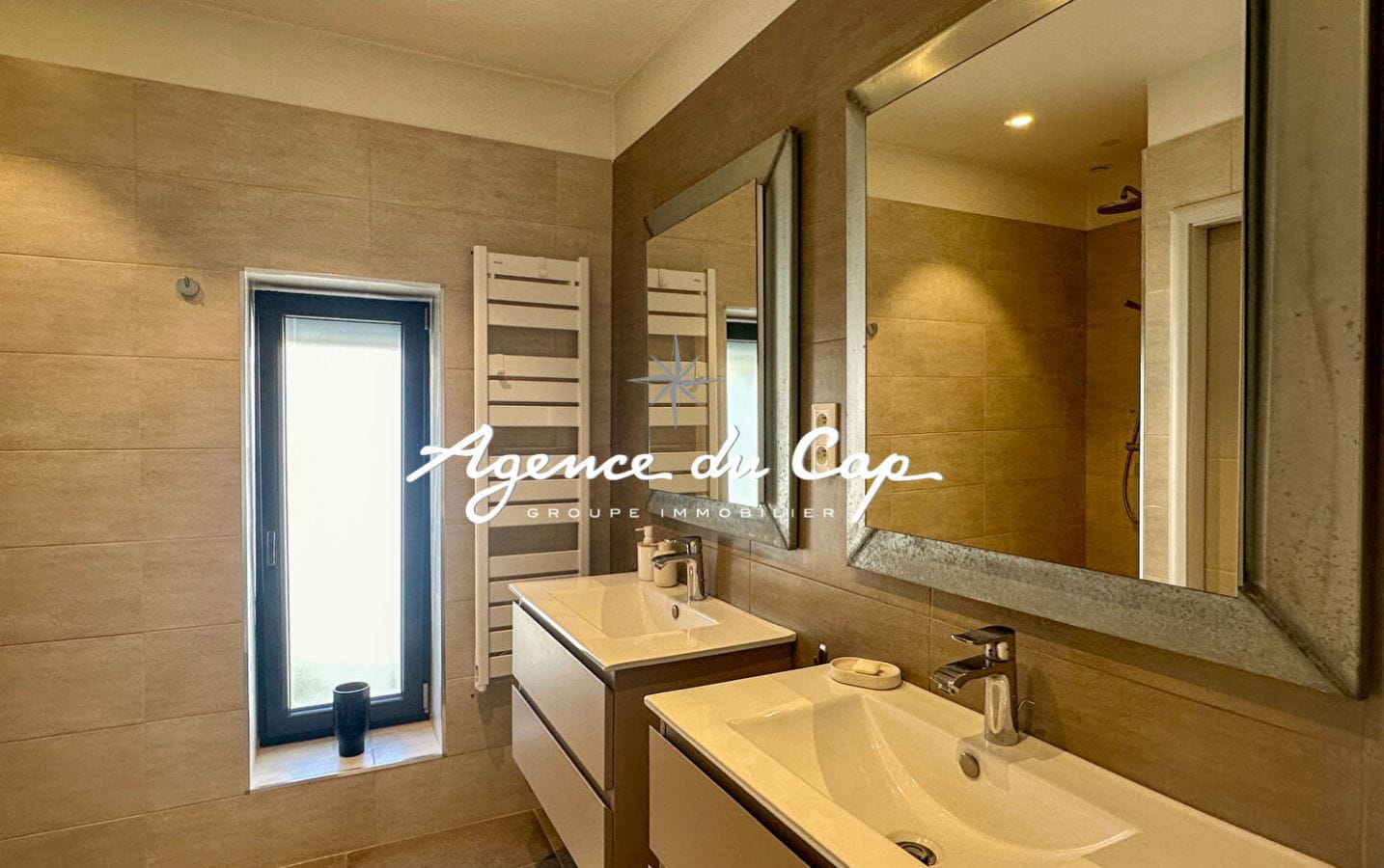 COMPROMIS SIGNÉ – APPARTEMENT MODERNE T4 AVEC VUE MER, PISCINE COMMUNE, PETITE COPROPRIETE A SAINT AYGULF Image 13