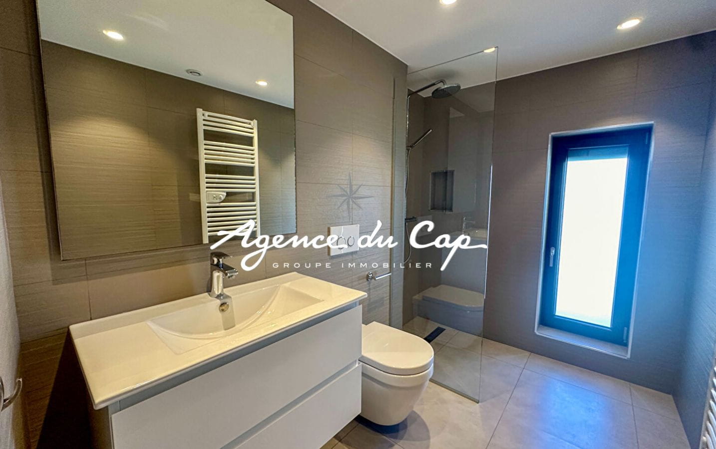 COMPROMIS SIGNÉ – APPARTEMENT MODERNE T4 AVEC VUE MER, PISCINE COMMUNE, PETITE COPROPRIETE A SAINT AYGULF Image 14