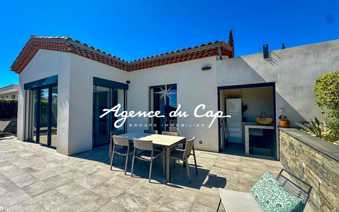 COMPROMIS SIGNÉ – APPARTEMENT MODERNE T4 AVEC VUE MER, PISCINE COMMUNE, PETITE COPROPRIETE A SAINT AYGULF Image 3