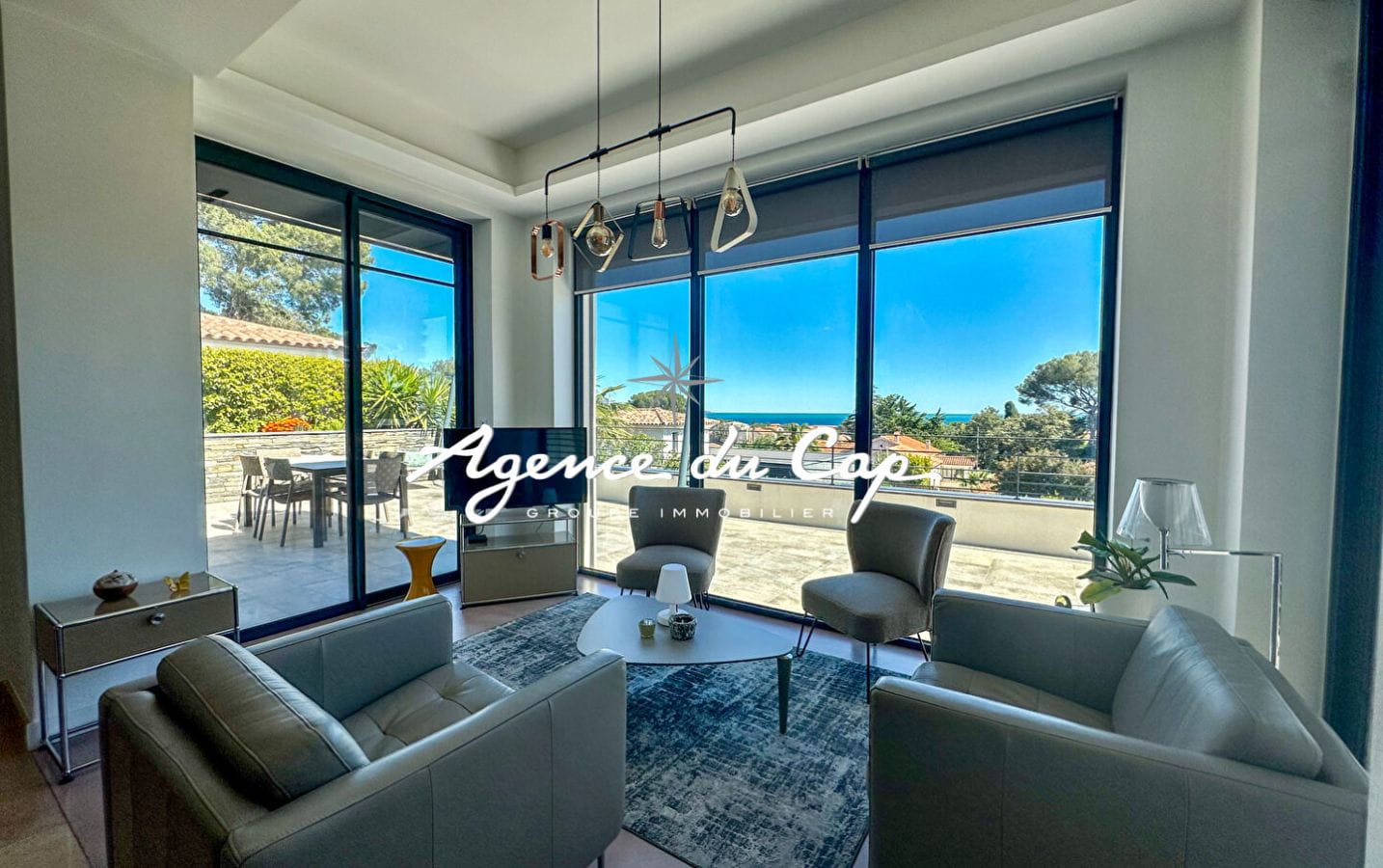 COMPROMIS SIGNÉ – APPARTEMENT MODERNE T4 AVEC VUE MER, PISCINE COMMUNE, PETITE COPROPRIETE A SAINT AYGULF Image 7