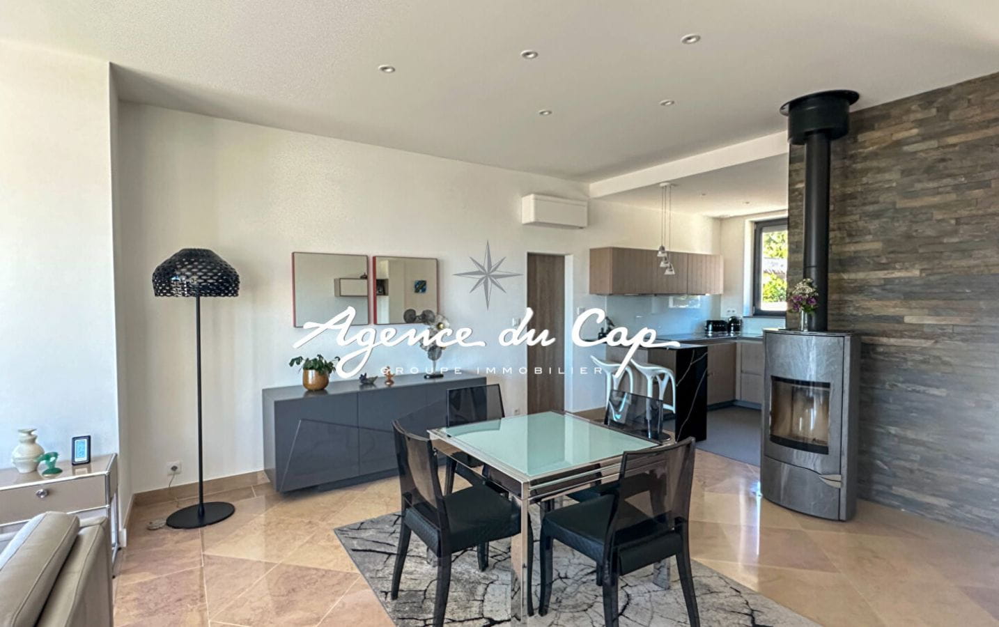 COMPROMIS SIGNÉ – APPARTEMENT MODERNE T4 AVEC VUE MER, PISCINE COMMUNE, PETITE COPROPRIETE A SAINT AYGULF Image 8