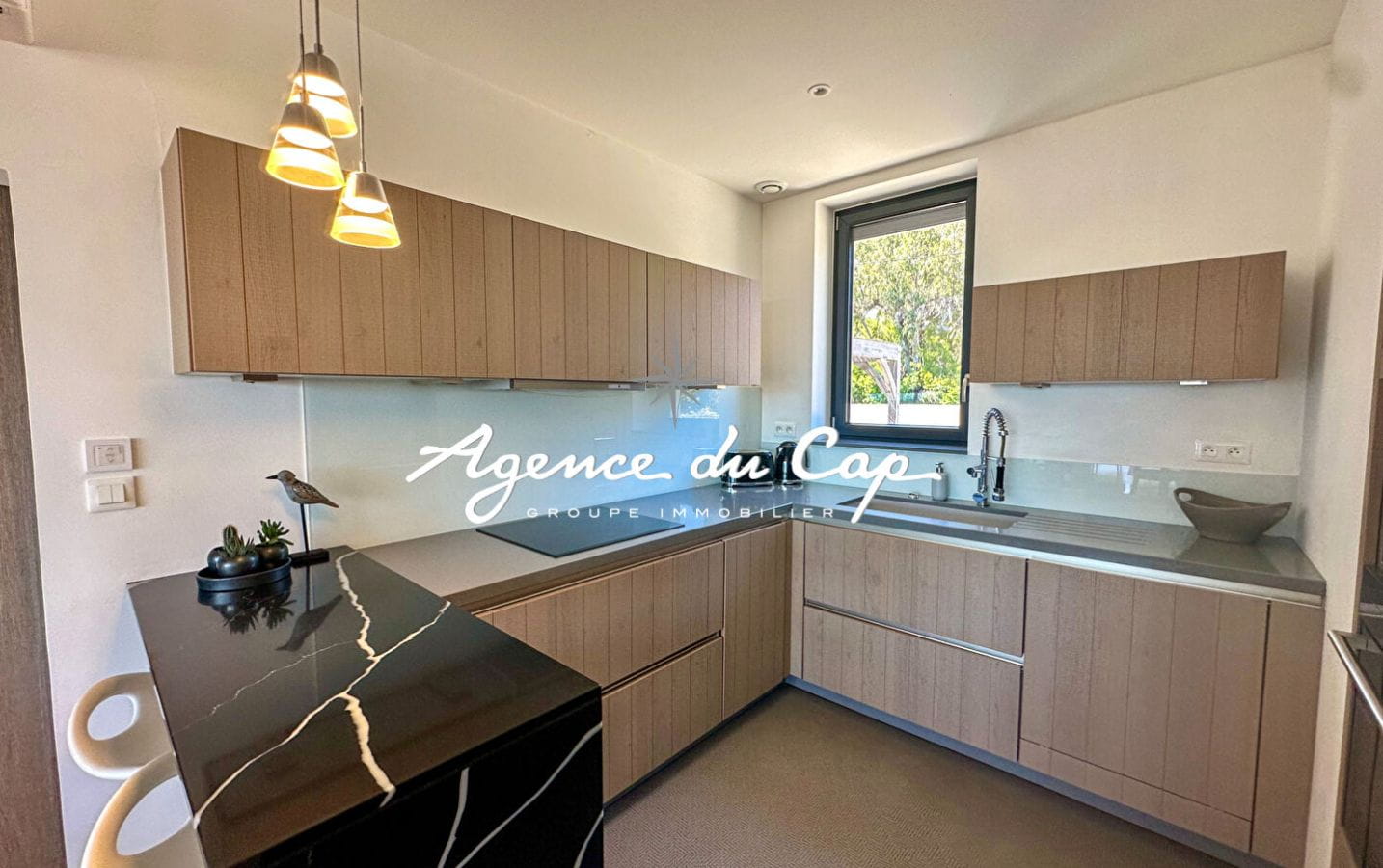 COMPROMIS SIGNÉ – APPARTEMENT MODERNE T4 AVEC VUE MER, PISCINE COMMUNE, PETITE COPROPRIETE A SAINT AYGULF Image 9