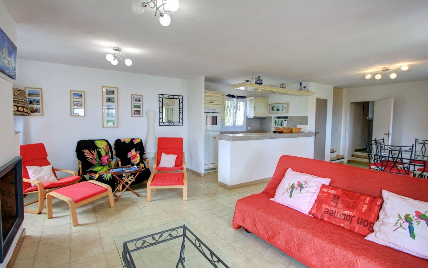 VILLA PROVENCALE 108M² 5 PIECES AVEC 4 CHAMBRES VUE MER SUR LA BAIE DE SAINT TROPEZ, AUX ISSAMBRES Image 3