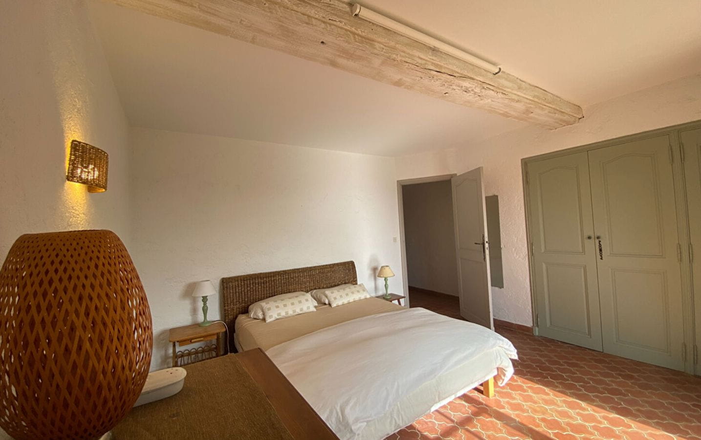 VILLA PROVENCALE DE 124M² 5 PIECES AVEC VUE MER PANORAMIQUE AUX ISSAMBRES Image 5