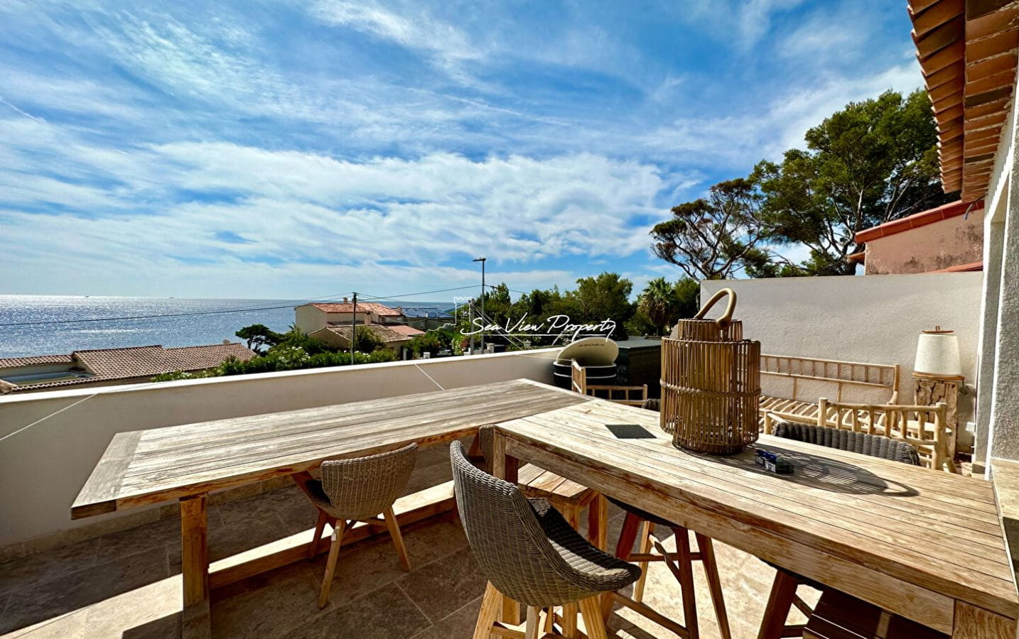 APPARTEMENT ROOF TOP DE 100M² COMPRENANT 3 PIECES AVEC VUE MER AUX ISSAMBRES Image 0