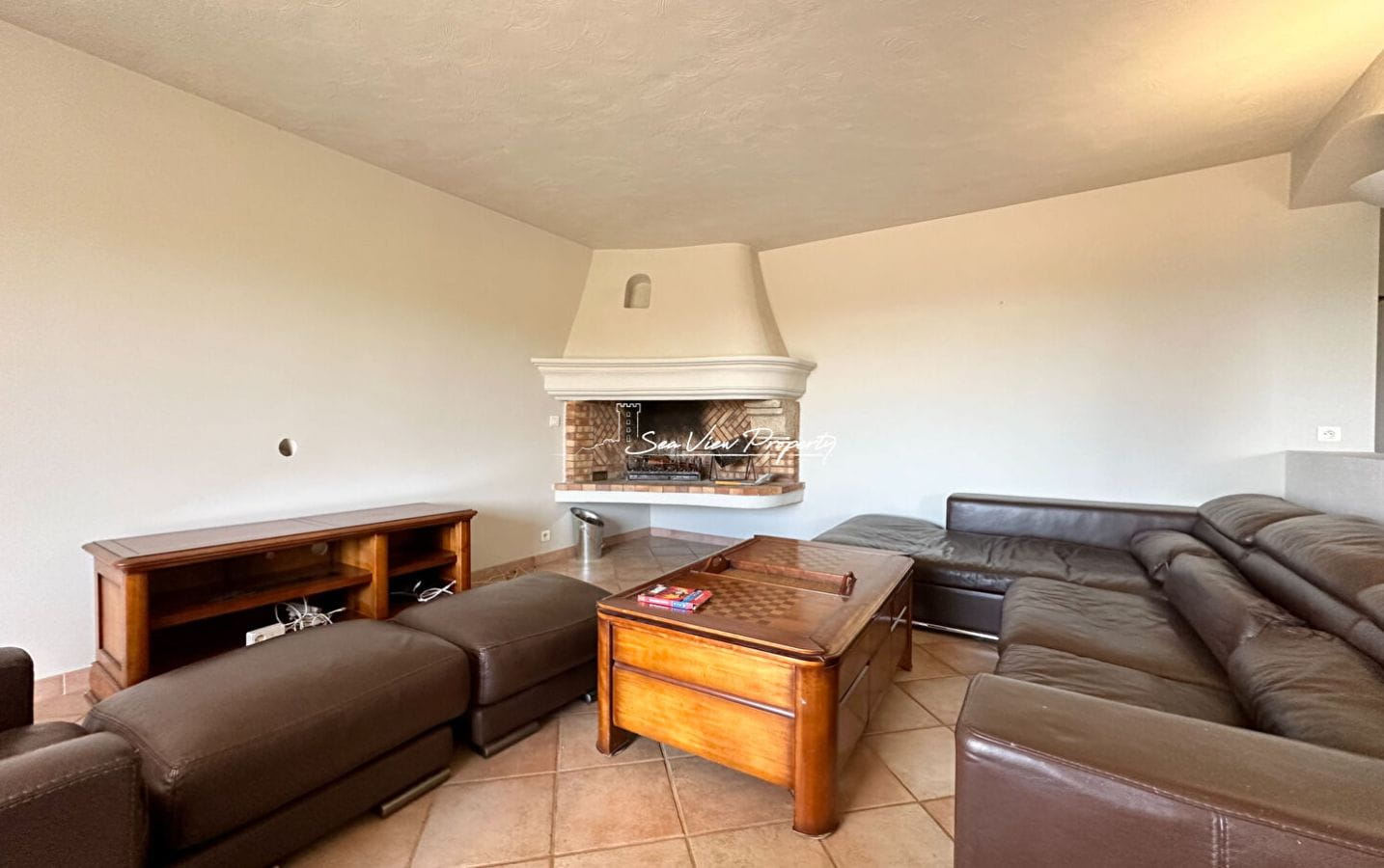 VILLA DE CHARME DE 250M²  AVEC 6 CHAMBRES, JOLIE VUE MER, AUX ISSAMBRES Image 5