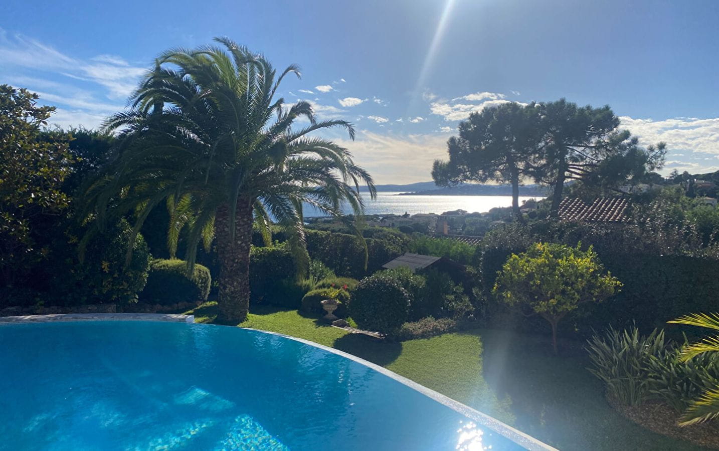 VILLA PROVENCALE 177M² 6 PIECES VUE MER SUR LE GOLFE DE SAINT TROPEZ, LES ISSAMBRES Image 0