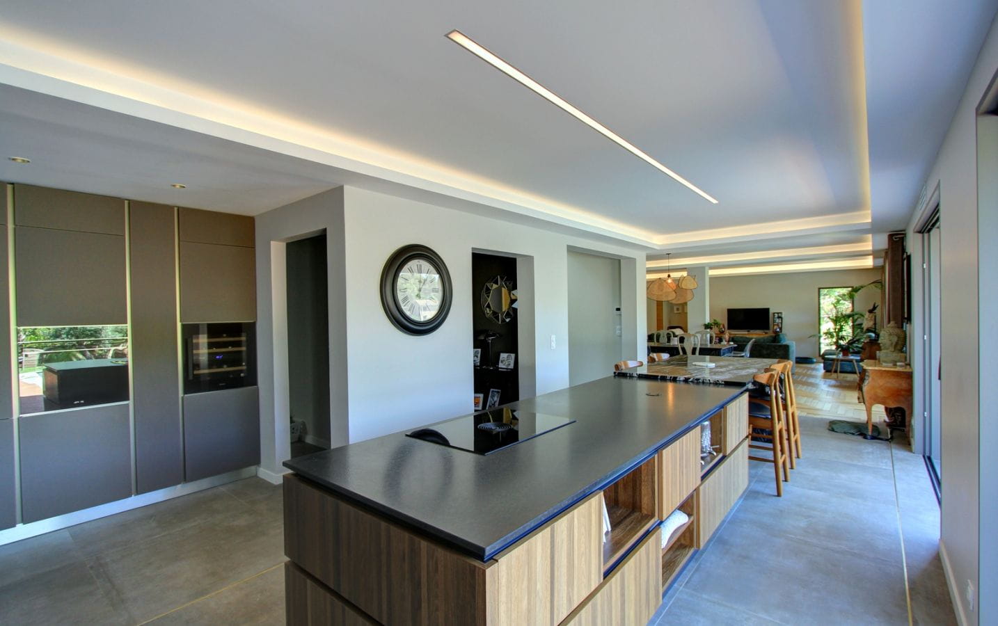 VILLA CONTEMPORAINE 300M² 7 PIECES, VUE MER, PROCHE PLAGE ET CENTRE DES ISSAMBRES Image 4