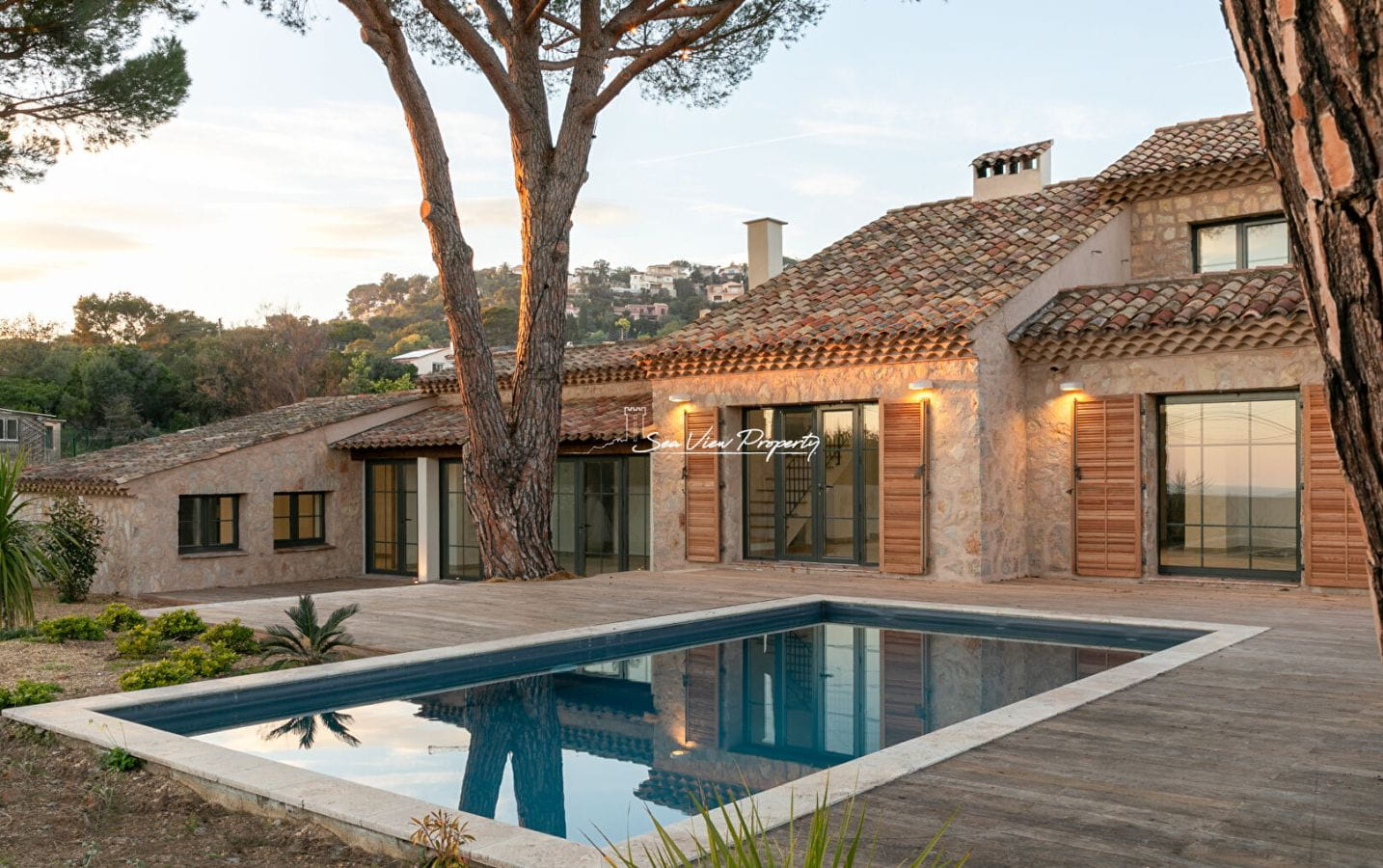 Villa Provencale Renovee 7 Pieces Avec Piscine Et Vue Mer, A Pied Des Plages, Aux Issambres Image 0