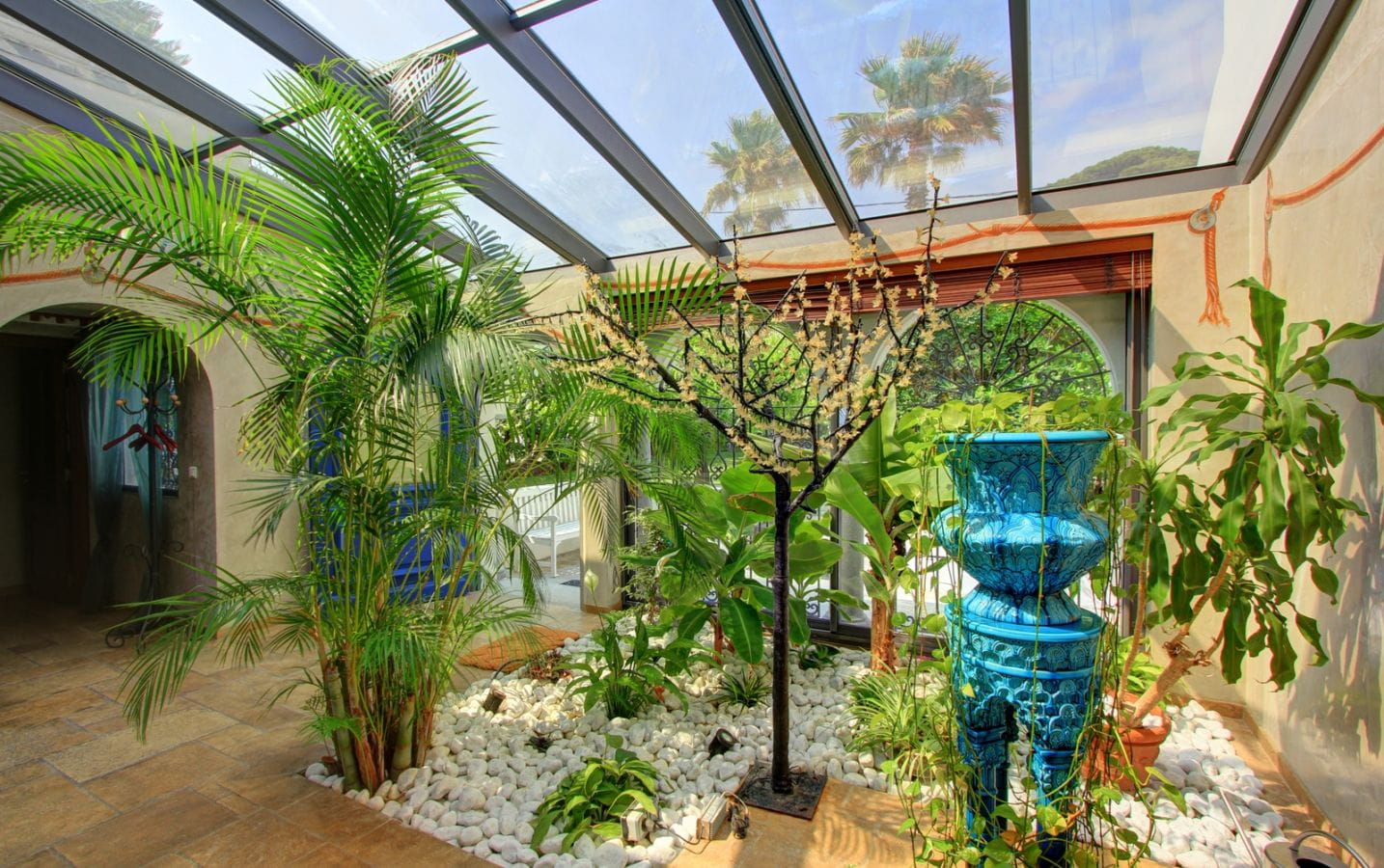 Propriete Contemporaine Pieds Dans L’eau De 176m² 4 Pieces, Acces Direct A La Plage, A Sainte Maximeestige Image 2