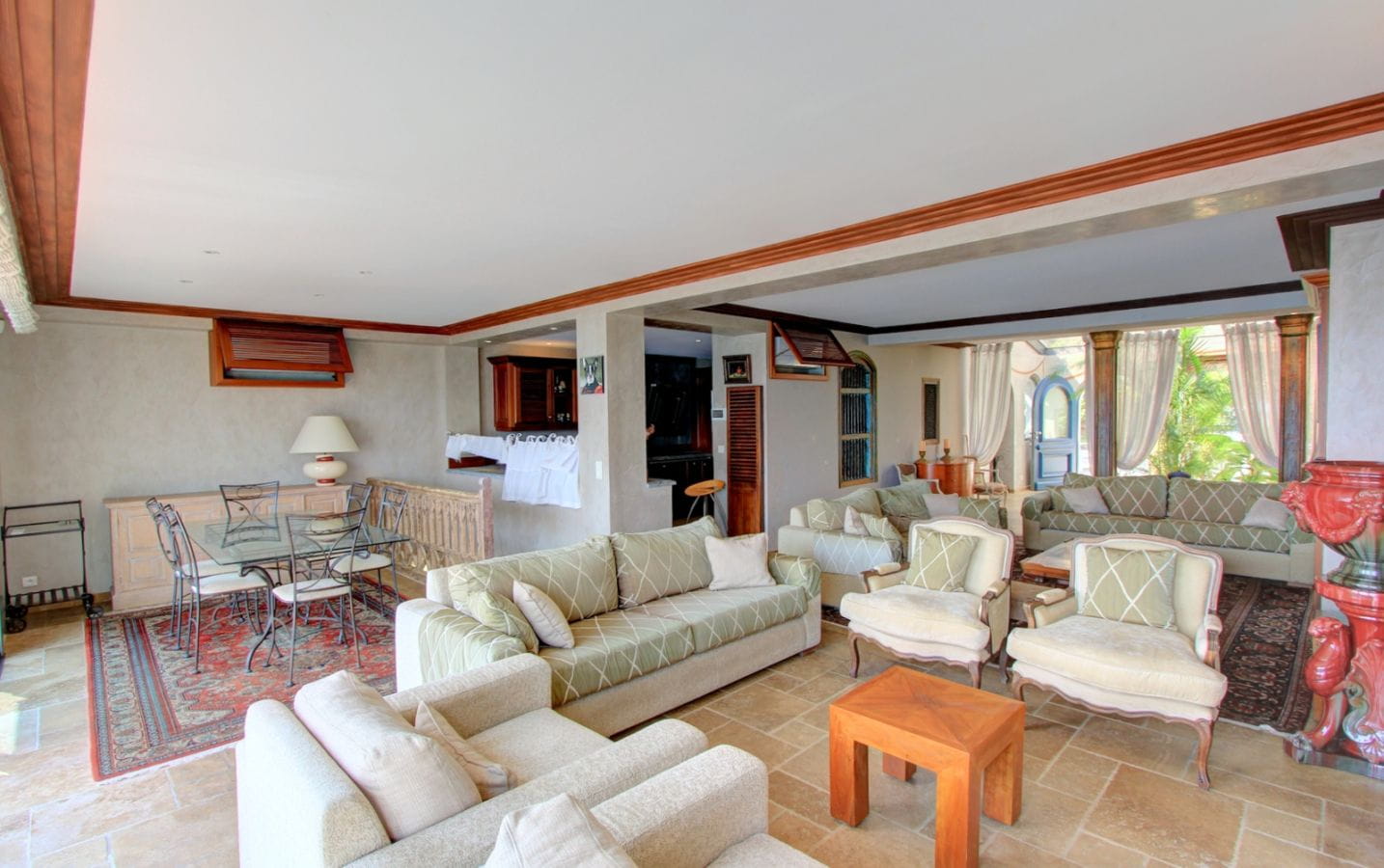 Propriete Contemporaine Pieds Dans L’eau De 176m² 4 Pieces, Acces Direct A La Plage, A Sainte Maximeestige Image 3