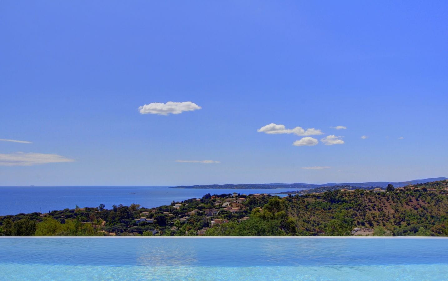 VILLA CONTEMPORAINE 287M² 7 PIECES, VUE MER PANORAMIQUE SUR LES ISSAMBRES Image 1