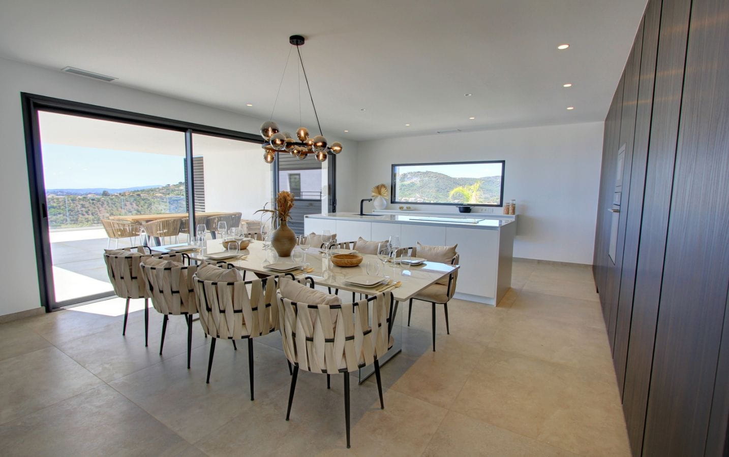 VILLA CONTEMPORAINE 287M² 7 PIECES, VUE MER PANORAMIQUE SUR LES ISSAMBRES Image 5