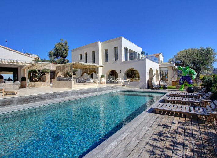 Villa Luxueuse 9 Pieces Avec Vue Mer Sur Le Golfe De Saint Tropez , Aux Issambres