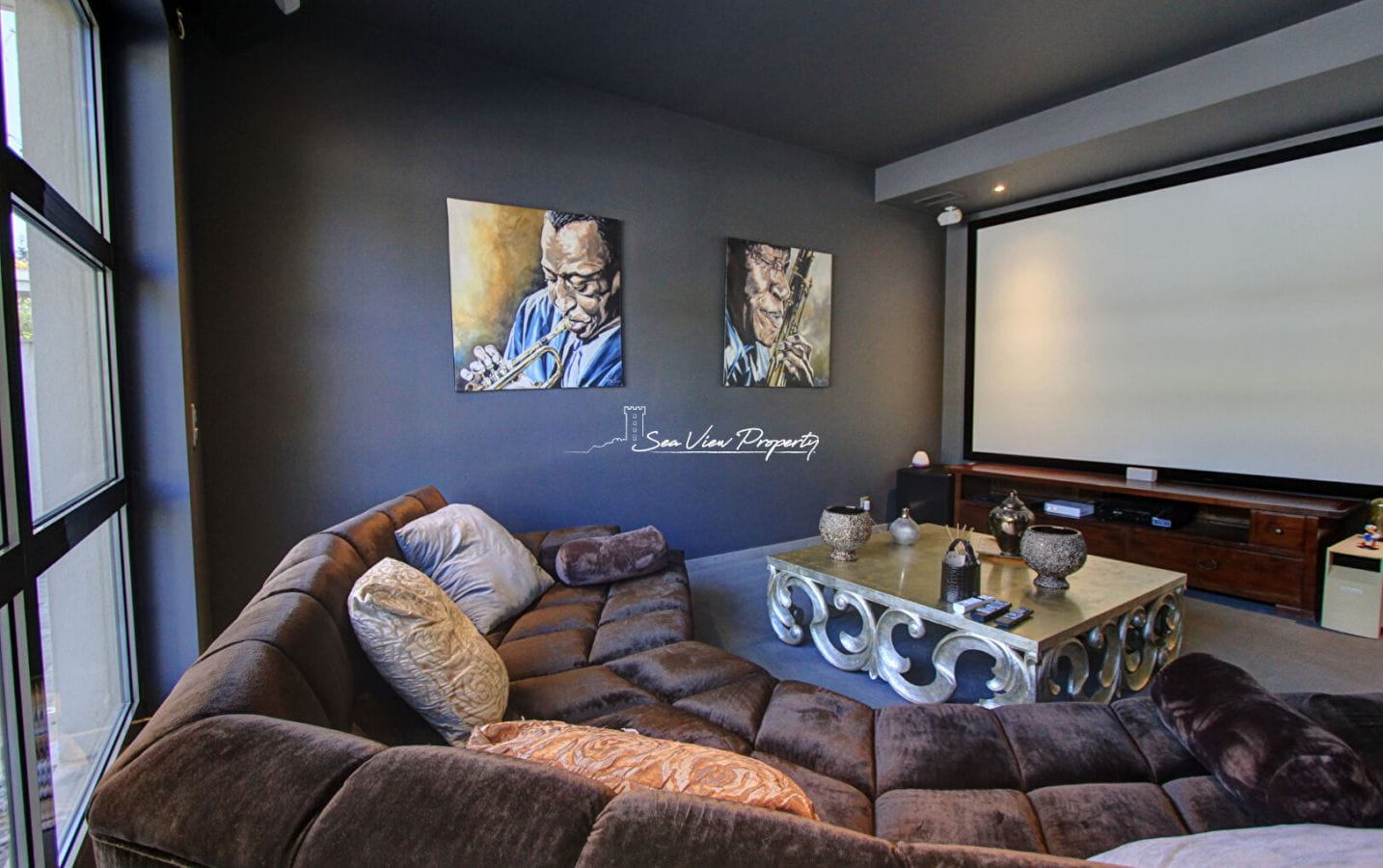 LUXURIOUS ONE STOREY VILLA WITH 5 ROOMS SEA VIEW, WALK TO THE BEACHES OF GRIMAUD Image 4