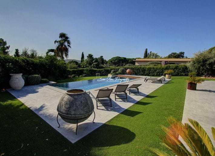 Luxurious One Storey Villa With 5 Rooms Sea View, Walk To The Beaches Of Grimaud