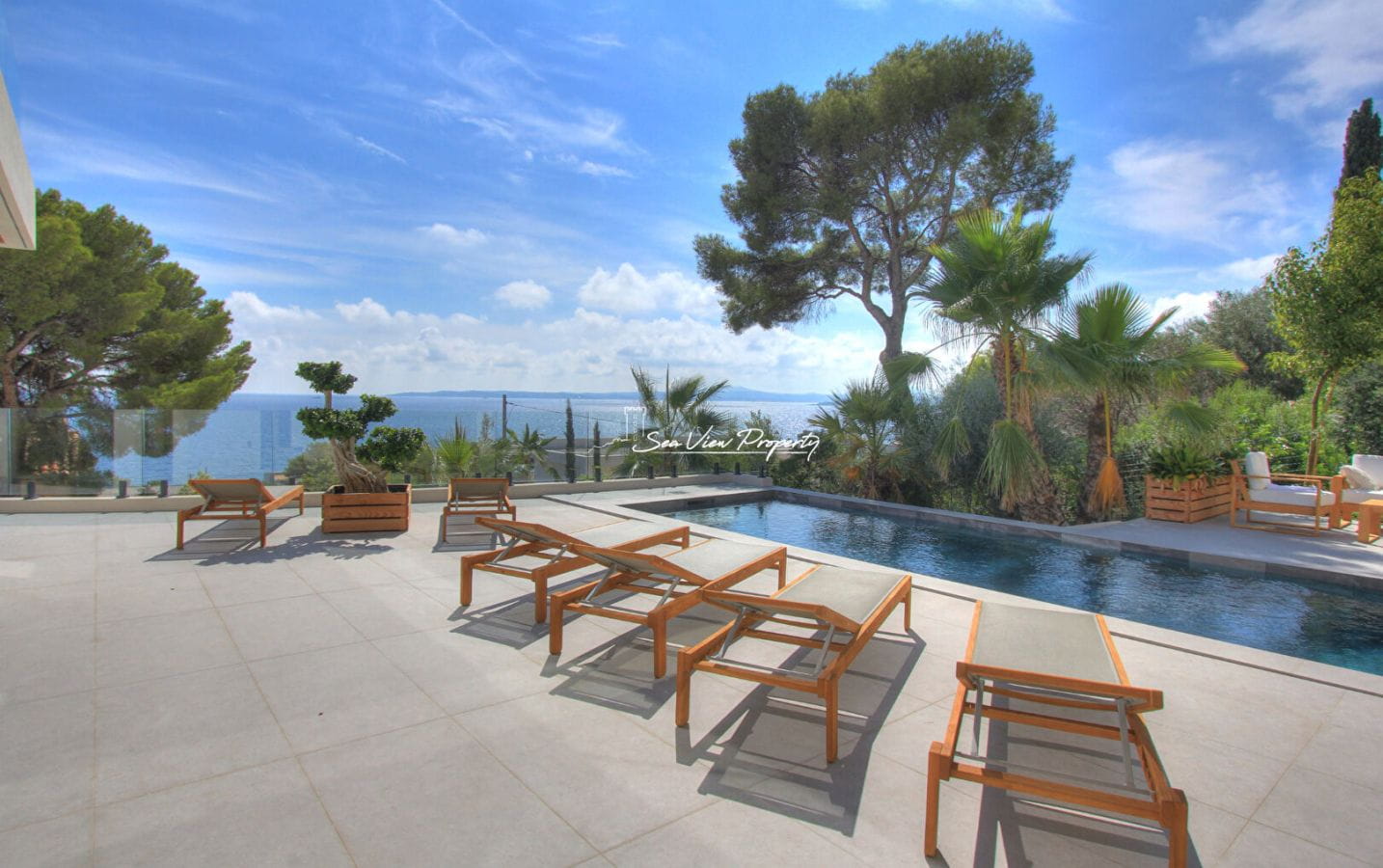 Villa Contemporaine De 350m² 8 Pieces Avec Vue Mer, A Pied Des Plages Et Commerces Des Issambres Image 0