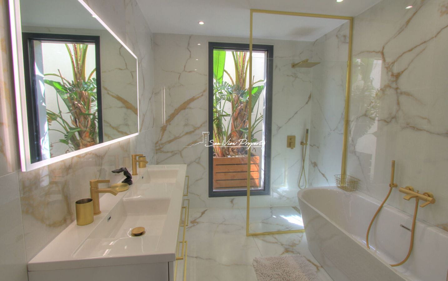 Villa Contemporaine De 350m² 8 Pieces Avec Vue Mer, A Pied Des Plages Et Commerces Des Issambres Image 5