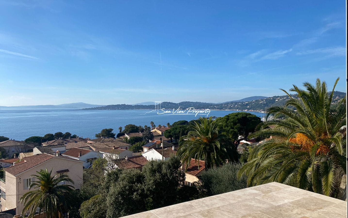 NEW CONTEMPORARY VILLA 210sqm 6 ROOMS SEA VIEW, SWIMMING POOL AND PARKING, IN ISSAMBRES Image 1