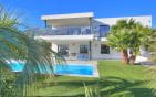 VILLA CONTEMPORAINE 240M²  9 PIECES, VUE MER, PISCINE ET GARAGE, À SAINT AYGULF Min 1