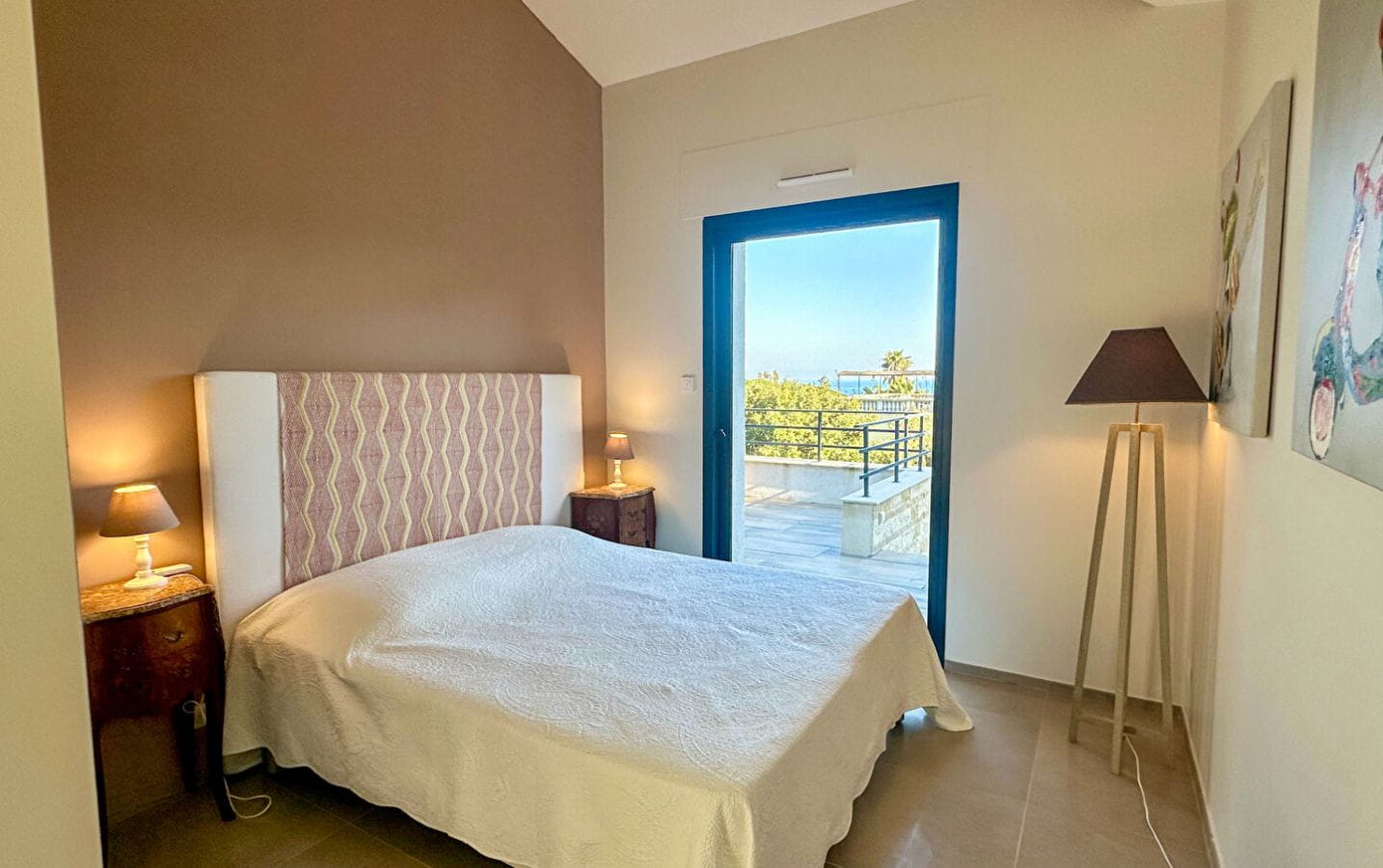 Villa Contemporaine De 180m² 6 Pieces  Avec Vue Mer, Piscine Et Garage Double, Dans Un Domaine Prive De Sainte-maxime Image 6