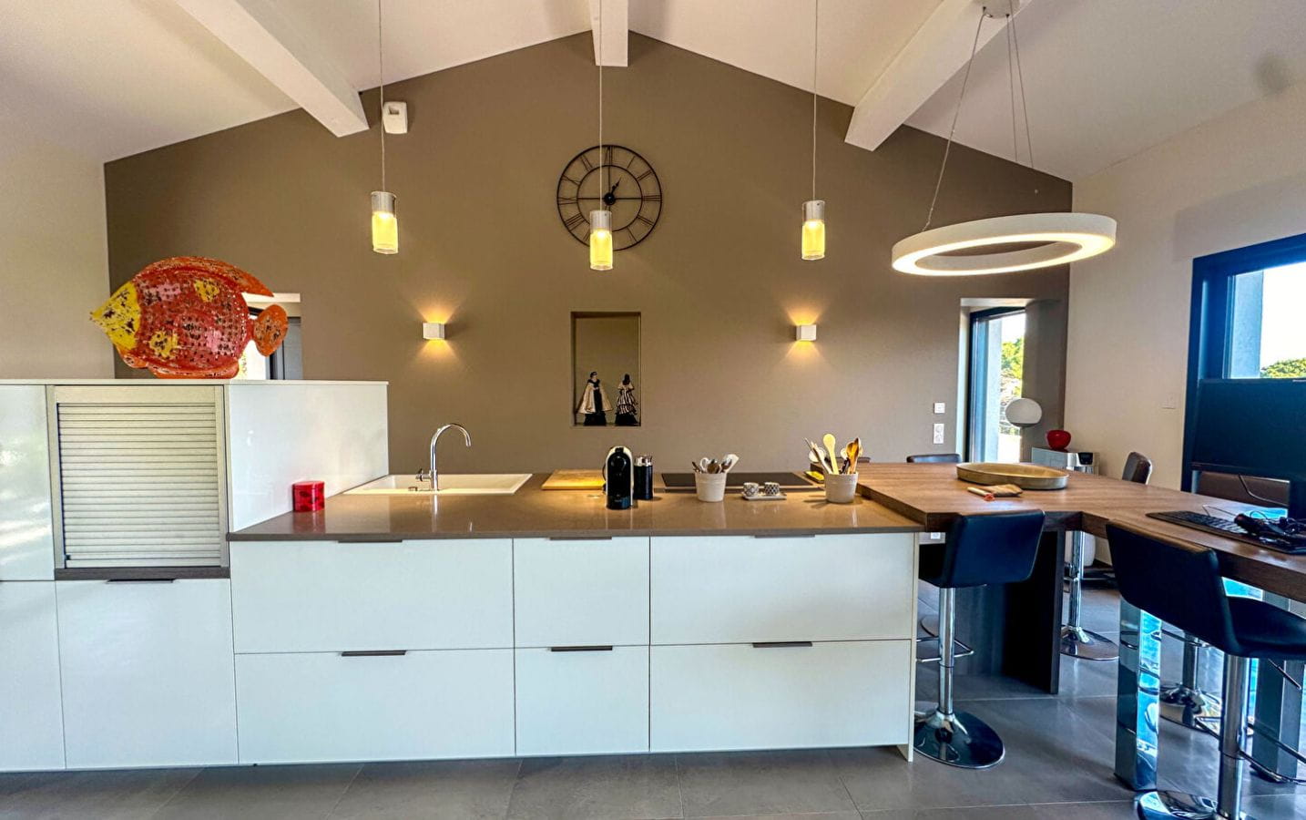 Villa Contemporaine De 180m² 6 Pieces  Avec Vue Mer, Piscine Et Garage Double, Dans Un Domaine Prive De Sainte-maxime Image 5