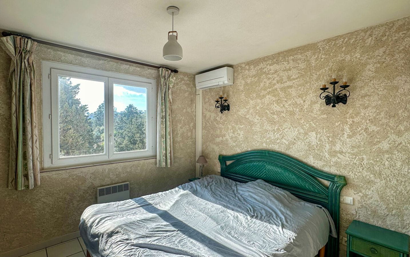 APPARTEMENT 3 PIECES DUPLEX AVEC VUE MER ET TERRASSE, 2 PLACES DE PARKING À SAINT AYGULF Image 4