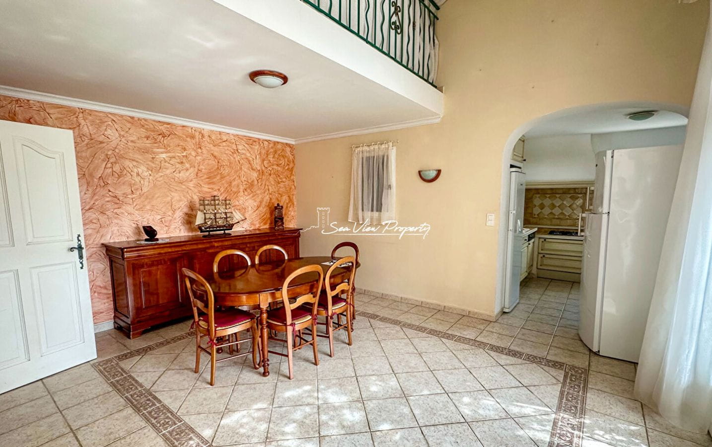 VILLA 5 PIECES AVEC VUE MER SUR LE GOLFE DE SAINT TROPEZ, AUX ISSAMBRES Image 3