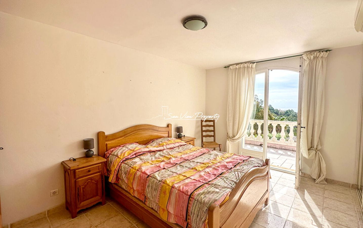 VILLA 5 PIECES AVEC VUE MER SUR LE GOLFE DE SAINT TROPEZ, AUX ISSAMBRES Image 4