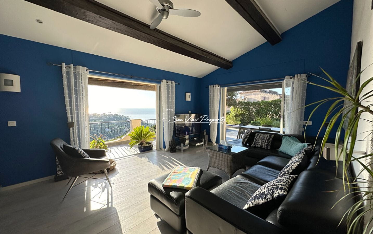 Villa 173m² 5 Pieces Comprenant 4 Chambres, Avec Piscine Et Garage, Vue Mer  Aux Issambres Image 2