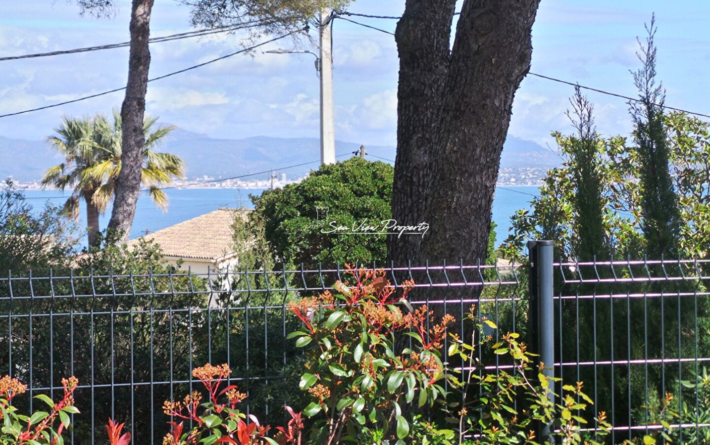 APPARTEMENT 3 PIECES VUE MER AVEC 2 CHAMBRES, JARDIN ET GARAGE A PIEDS DES PLAGES DES ISSAMBRES Image 0