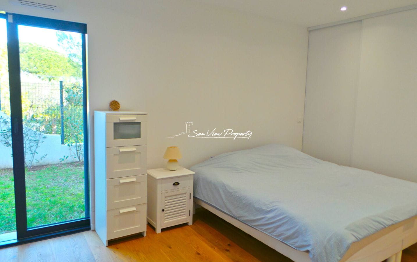 APPARTEMENT 3 PIECES VUE MER AVEC 2 CHAMBRES, JARDIN ET GARAGE A PIEDS DES PLAGES DES ISSAMBRES Image 6