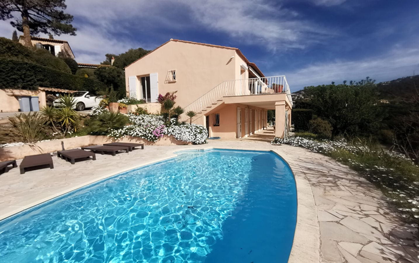 Villa 185m² 9 Pieces Gros Potentiel Avec Piscine Et Parking, Aux Issambres Image 6