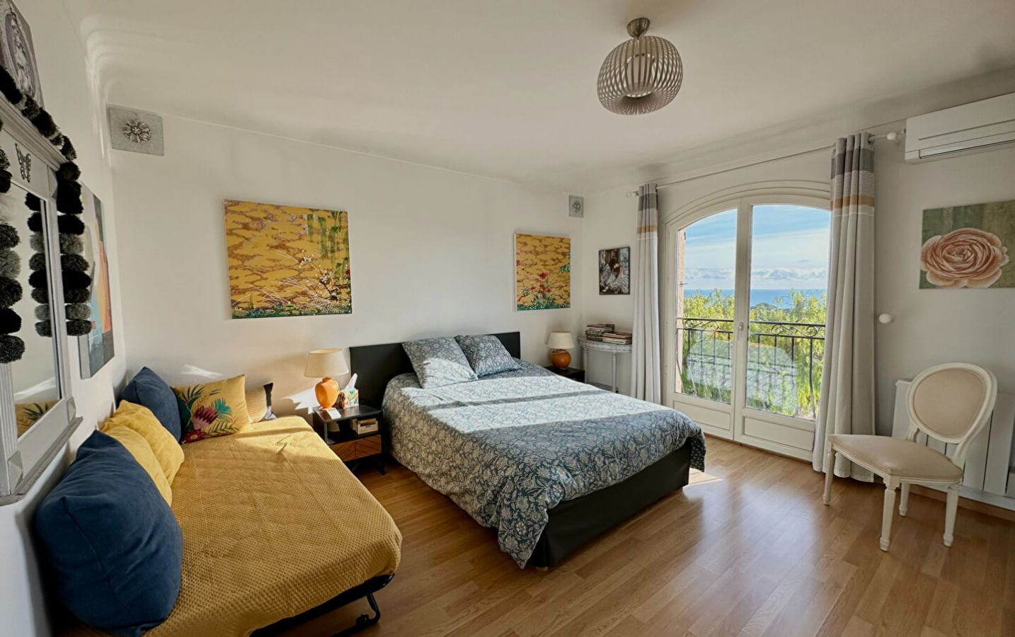 : Villa Renovee 206m2 8 Pieces Comprenant 5 Chambres, Piscine Chauffee, À Saint Aygulf Image 5