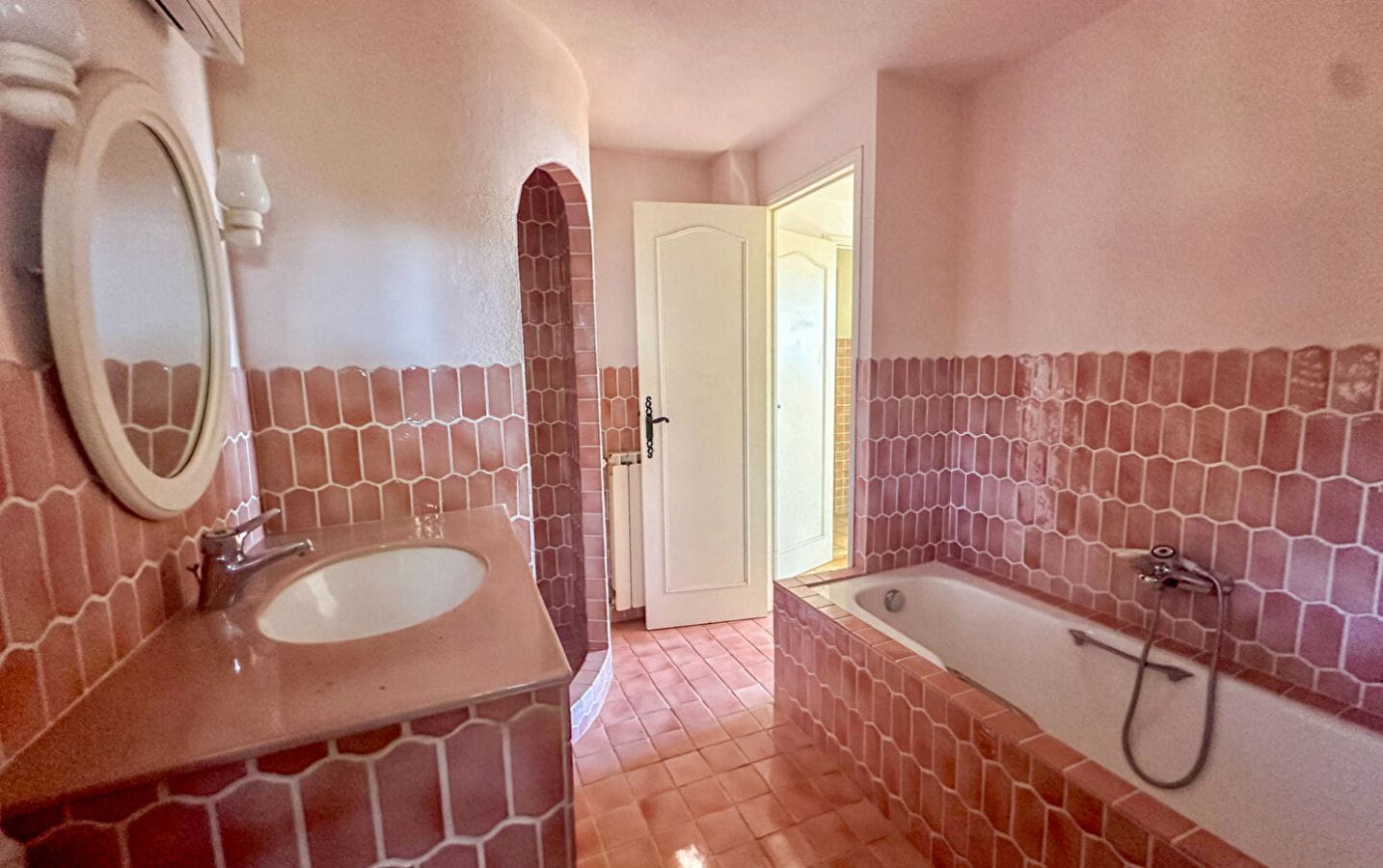 Villa 85m² 4 Pieces Vue Mer, Piscine Et Sous Sol De 60m², Proche Du Centre Ville De Sainte Maxime Image 4