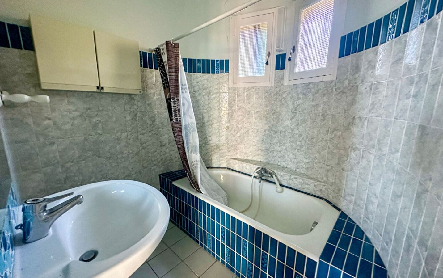 Villa 85m² 4 Pieces Vue Mer, Piscine Et Sous Sol De 60m², Proche Du Centre Ville De Sainte Maxime Image 5